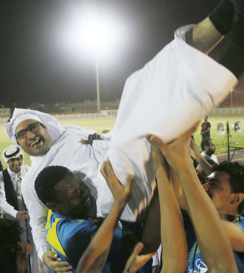 الخليج يرقص
على المواويل