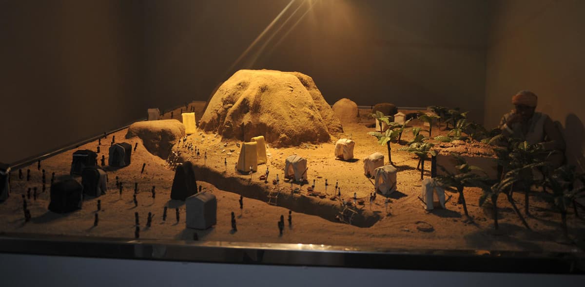 معرض "رحلة النور" يحاكي حياة رسول الله من مولده إلى وفاته