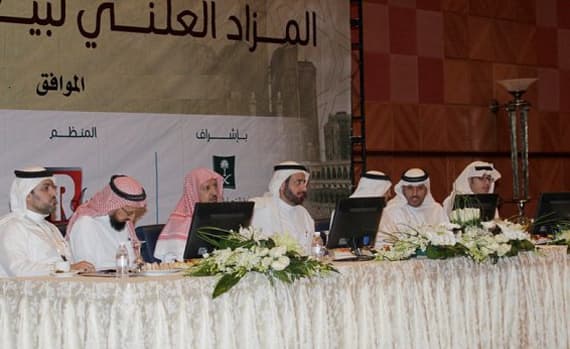 التجارة : إفراغ "درة الخبر" .. وصرف مستحقات "البساتين"