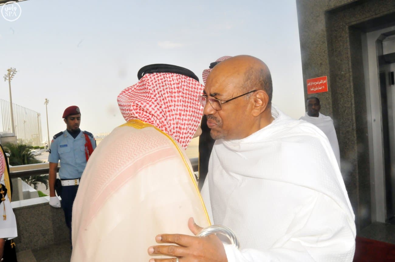 رئيس السودان يصل جدة