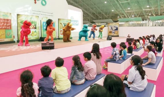 60 ألف زائر لمهرجان «حكايا» تمهد الطريق لنسخة ثانية