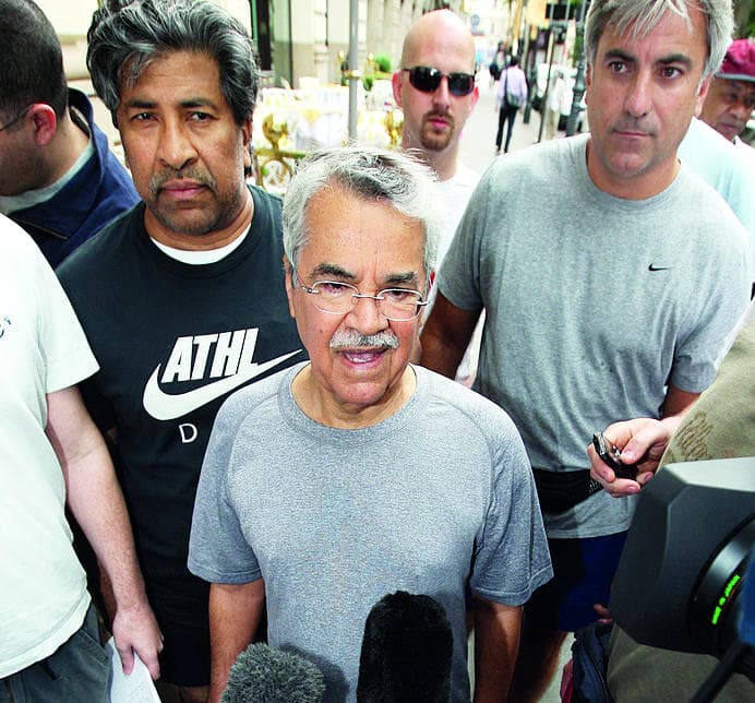 أستاذ النعيمي في الماجستير: ليس مجرد طالب مجتهد بل شخصية ساحرة أيضا