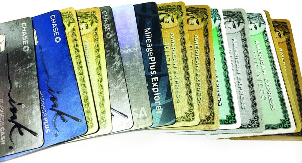 بطاقات الائتمان .. المكافآت تثقل كاهل المصدرين بالديون المعدومة