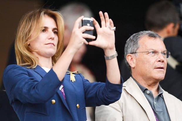 سوء استخدام الأموال يسقط قيصر صناعة الدعاية والإعلان من عرشه