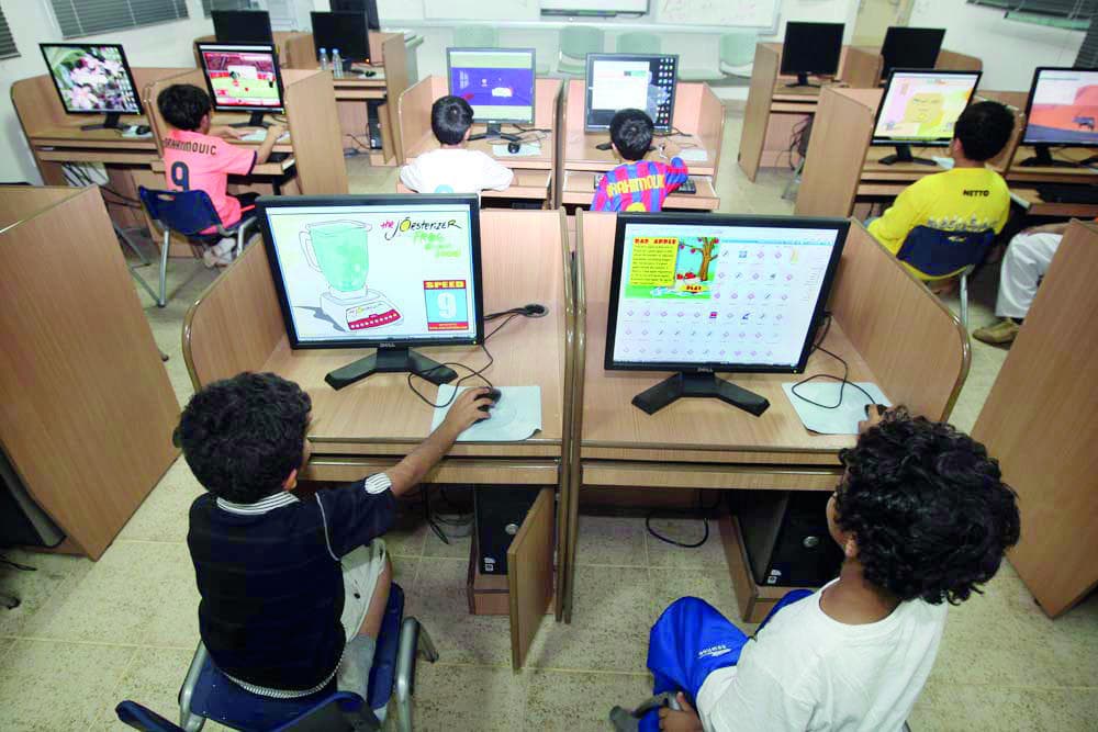 «التعليم» تسمح بالاستعانة بـ«أولياء الأمور» لتقديم بعض الفعاليات في ساعات النشاط