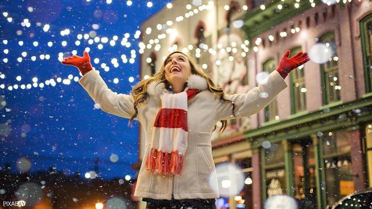 "الفرح بالأمر".. قرار يلزم سكان مدينة فرنسية بالسعادة