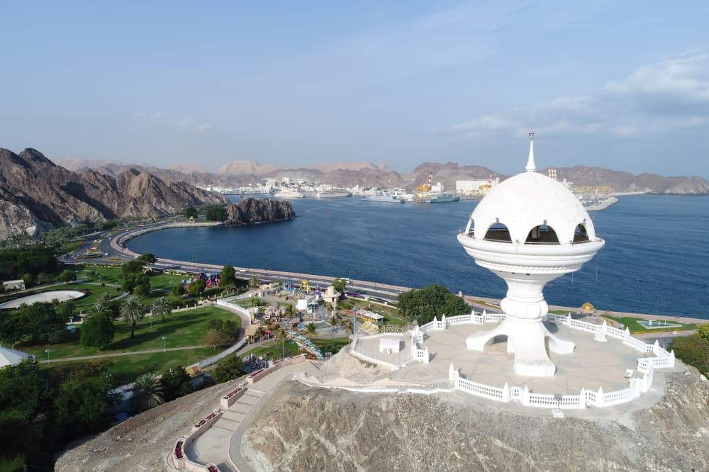 عمان تحظر استخدام الأكياس البلاستيك بدءا من العام المقبل