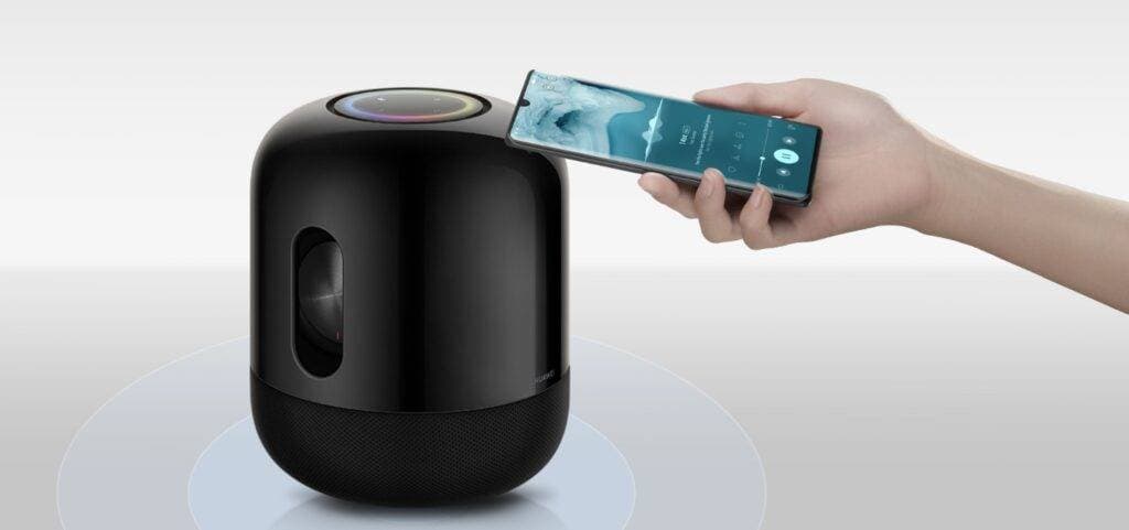 سويند إكس أتى بتقنيات فريدة تمكنه من توزيع الأصوات في جميع الاتجاهات.