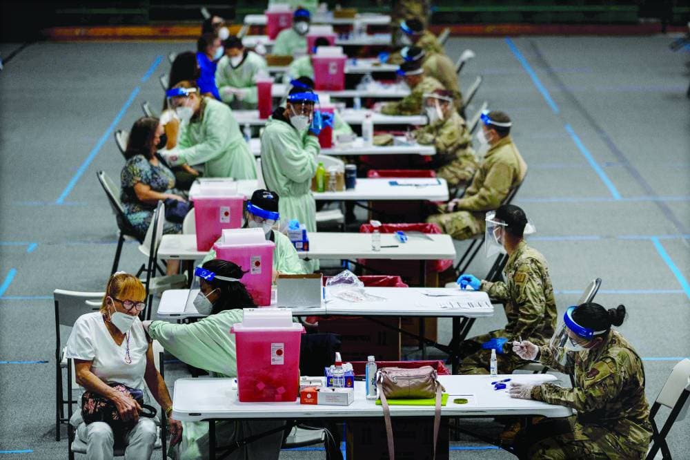 مسنون يتلقون لقاح موديرنا في بورتوريكو. 'الفرنسية'