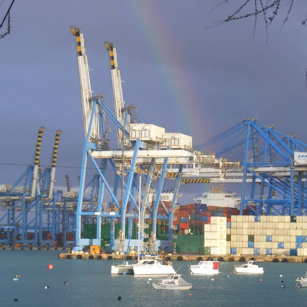 من أكتوبر سترتفع التكاليف عند نقل البضائع من بريطانيا إلى أيرلندا الشمالية.