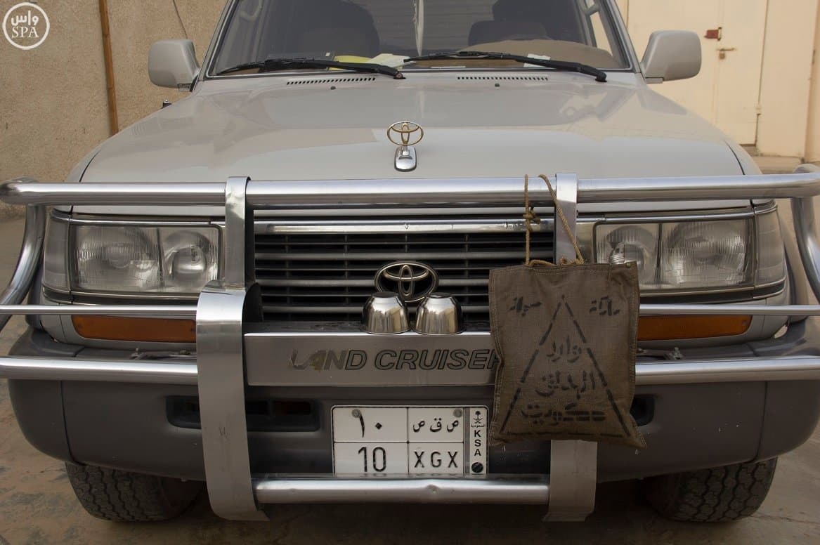 " القربة " و " الزير " تطفئ عطش الصيف في وادي الدواسر