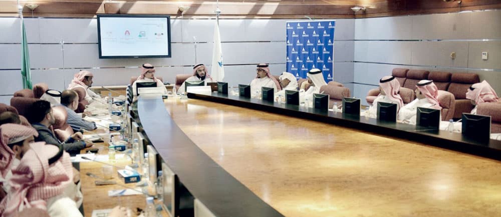 جانب من ورشة العمل التي أقيمت في مقر غرفة الشرقية في الدمام، أمس. "واس".