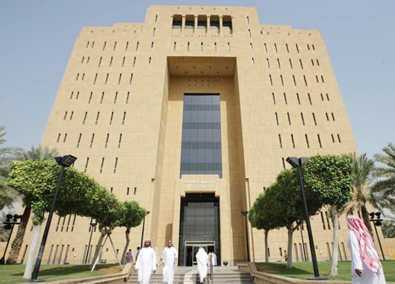 استقبلت المحاكم العامة نحو 12 ألف قضية. "الاقتصادية"