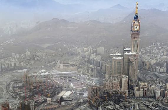 توصيات بتطوير التشريعات والتنظيمات المتعلقة بقطاع الأوقاف وفق أطر الحوكمة والشفافية العالية.