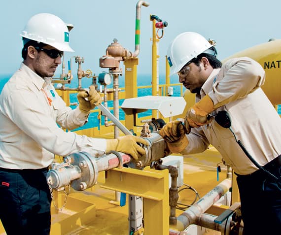 الاحتياطيات النفطية العالمية المؤكدة تقدر بنحو 1.697 تريليون برميل.