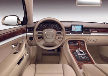 Audi A8 تواصل للنجاح.. وبلمسات أنيقة