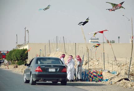 نهاية الأسبوع فرصة لتسويق الباعة الجائلين لبضائعهم