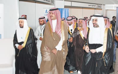 120 شركة تتنافس في تقديم المزايا لاستقطاب خريجي "جامعة البترول"
