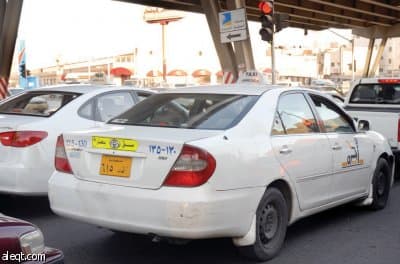 حوادث سيارات الأجرة في الرياض تنخفض 40 % بسبب "استيكر"