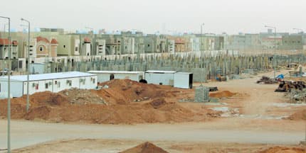 قلة المطورين وتأخر التشريعات.. تفاقم أزمة الإسكان في المملكة