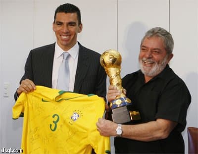 الرئيس البرازيلي يستقبل قائد المنتخب المتوج بكأس القارات