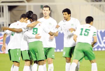 دوري المحترفين السعودي يشتعل بالنصر والهلال في 10 شوال