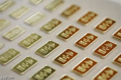 الذهب يبلغ مستوى قياسيا فوق 1040 دولارا للأوقية
