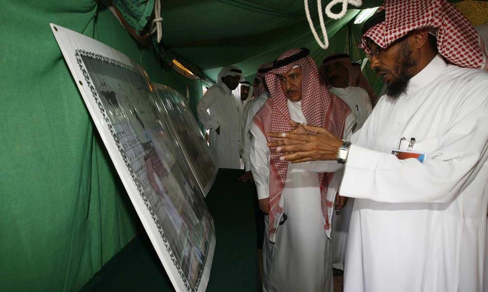 نائب وزير التربية والتعليم يجتمع بمنسوبي التعليم في جازان ويزور مركز الإيواء