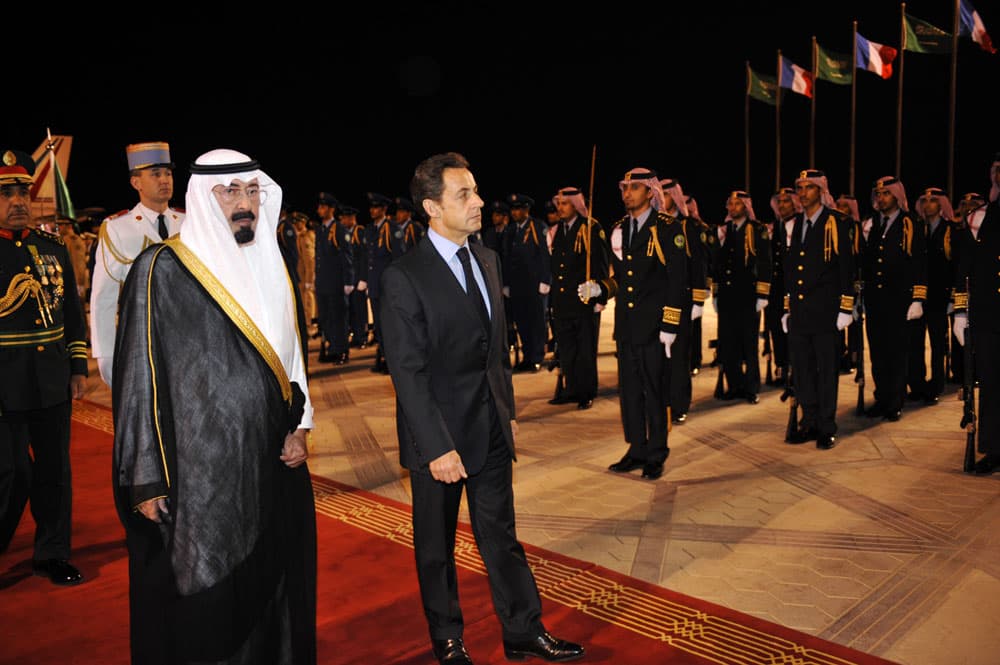الملك وساركوزي.. تعاون اقتصادي وقضايا دولية على طاولة مباحثات الجنادرية