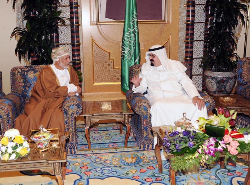 خادم الحرمين الشريفين يستقبل الوزير المسئول عن الشؤون الخارجية في عُمان