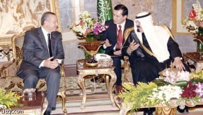 خادم الحرمين يستقبل رئيس وزراء تركيا