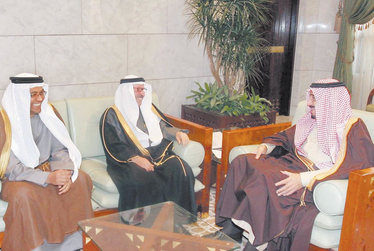 الأمير سلمان يطلع على الخطوات التوسعية لـ «جمعية المتقاعدين»