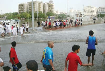 جدة: إسكان 63 عائلة في شقق مفروشة وصرف بدل الإعاشة لهم