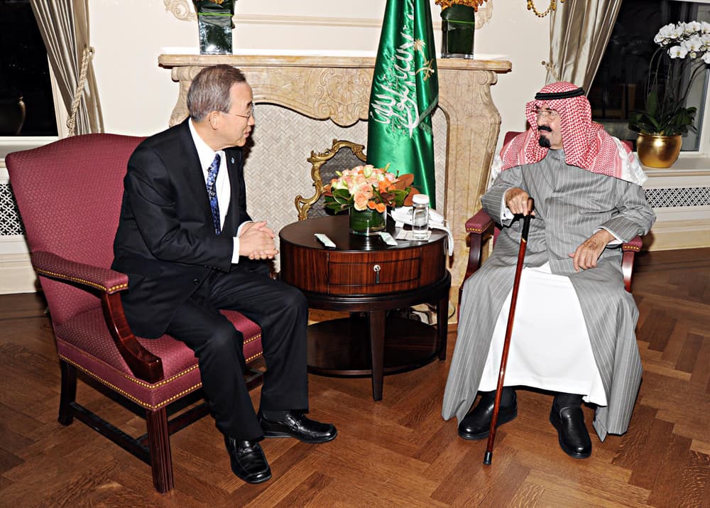 خادم الحرمين: شعبنا سينال خير بلاده حتى يتمتع بثروتها