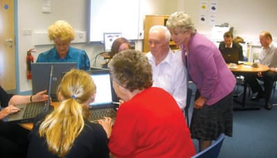 مواقع تعارف الإنترنت تحقق رواجا لدى مسلمي فرنسا الراغبين في الزواج