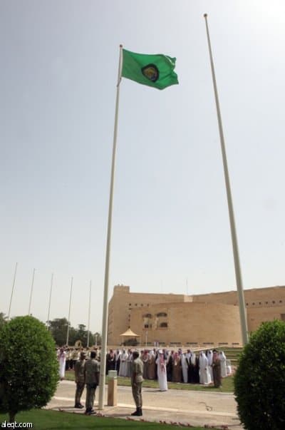 دول الخليج ترفع علم مجلس التعاون على منافذها الحدودية