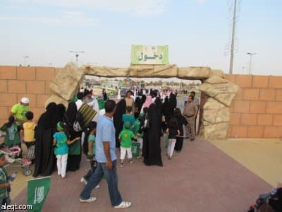 احتفالات الرياض: ساحة العروض في الدائري الشرقي تكتظ بالزائرين في وقت مبكرا