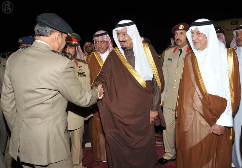 وزير الدفاع يصل إلى المنطقة الغربية لتفقد القطاعات العسكرية