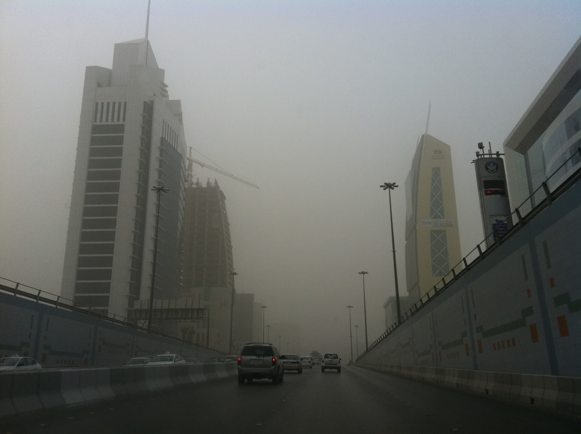الغبار يعلّق الدراسة في غالبية مناطق المملكة