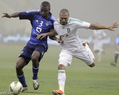الأهلي يهزم الهلال ويضع قدما في نهائي كأس الأبطال