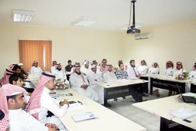 دورة لتعليم أساسيات البداية في تشغيل وإدارة الأعمال التجارية