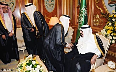 خادم الحرمين لسفراء المملكة: أوصيكم بالشعب السعودي.. وسنعلم من يفتح أبوابه ومن يغلقها