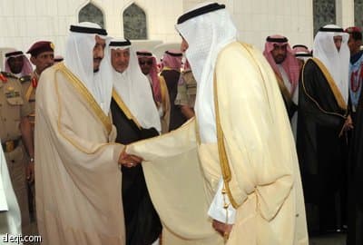 وزير الدفاع يصل إسبانيا