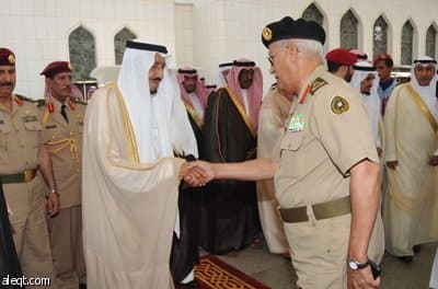 وزير الدفاع يصل إسبانيا