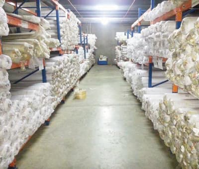 شبكة الأشمغة «المقلدة».. المصنع في جدة والمزاحمية مقر التخزين