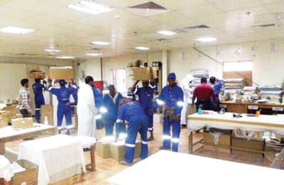 شبكة الأشمغة «المقلدة».. المصنع في جدة والمزاحمية مقر التخزين