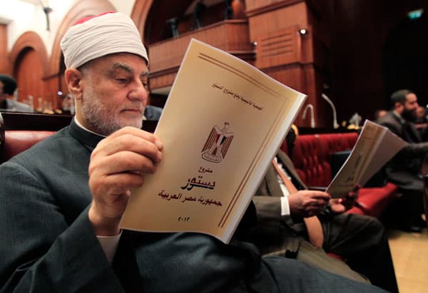 مصر: الجمعية التأسيسية توافق بالإجماع على المسودة النهائية للدستور المصري