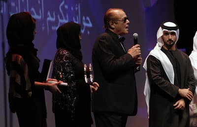 قصة مصورة : نجوم السينما العالمية والعربية يطلقون مهرجان "دبي السينمائي"