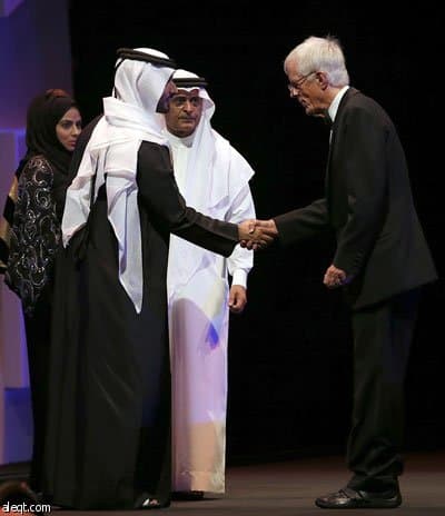 قصة مصورة : نجوم السينما العالمية والعربية يطلقون مهرجان "دبي السينمائي"