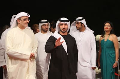 قصة مصورة : نجوم السينما العالمية والعربية يطلقون مهرجان "دبي السينمائي"